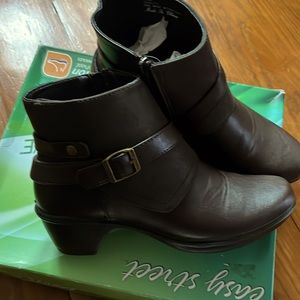 Fall Boots 
Size 6.5 Brown Booties  New in Box